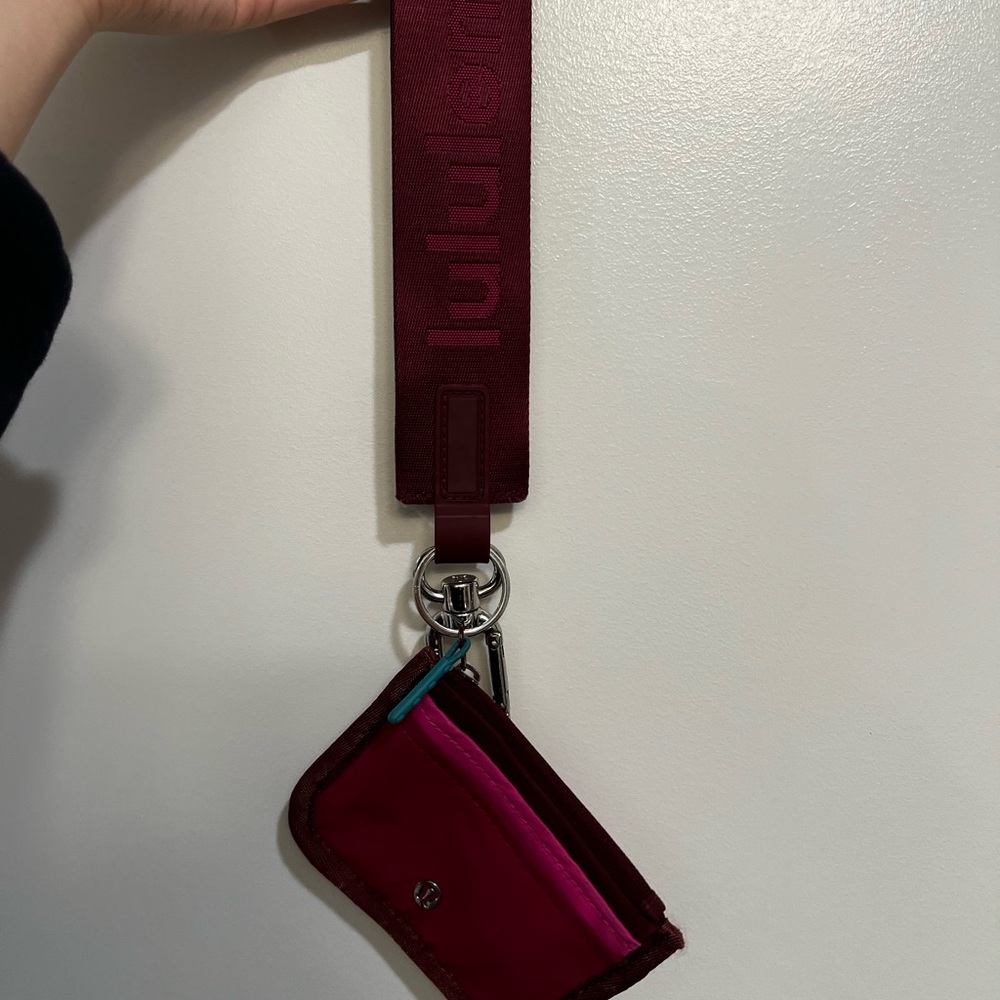 lululemon key chain and wallet